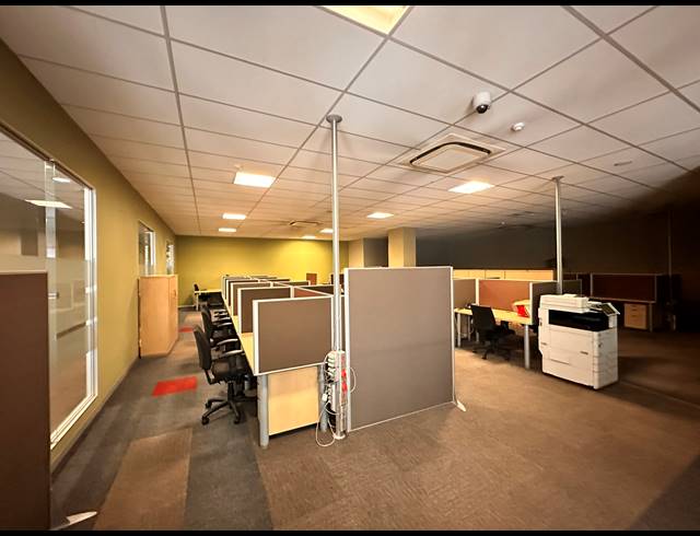 9,657M² OFFICE TO LET IN PARKTOWN